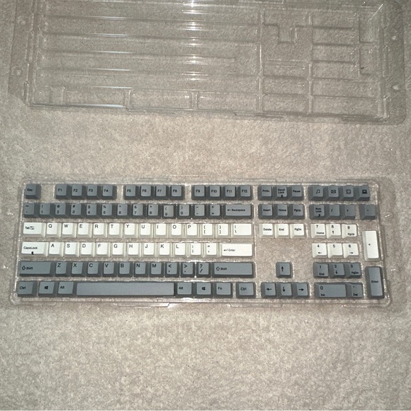 Varmilo 108-Key Dye Sub PBT Keycap Set - White and Grey - Picture 4 of 8